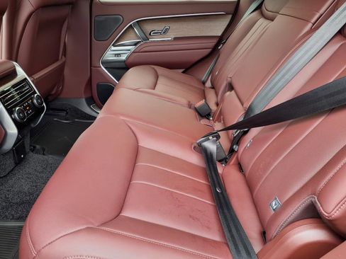 New 2025 Land Rover Range Rover SE image 5