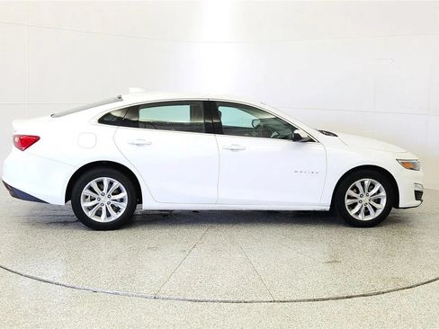 Used 2025 Chevrolet Malibu LT FWD image 8