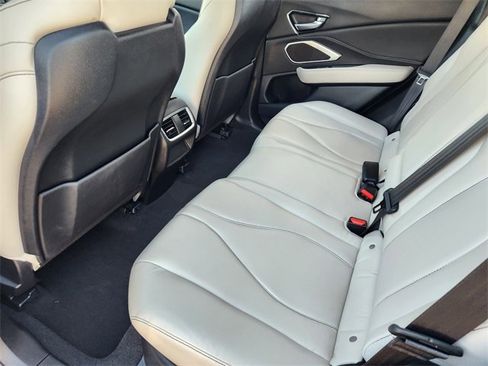 Used 2025 Acura RDX SH-AWD image 12