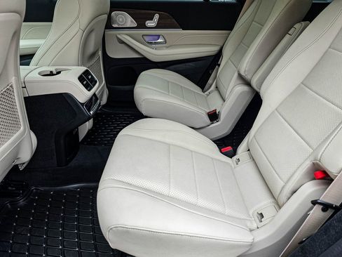 New 2026 Mercedes-Benz GLS 450 4MATIC image 31