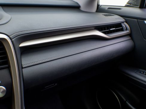 Used 2022 Lexus RX 350L Premium w/ Premium Package image 30