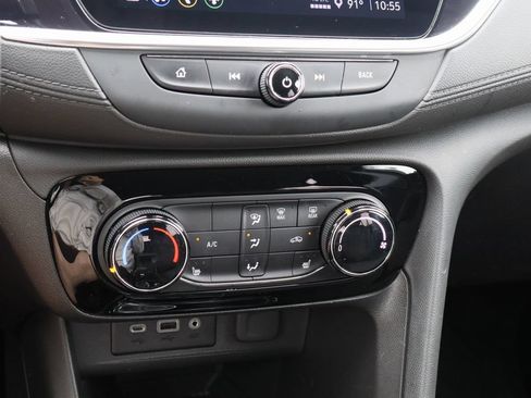 Used 2023 Buick Encore GX Preferred w/ Cold Weather Comfort Package FWD image 17