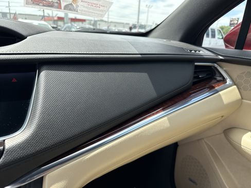 Used 2018 Cadillac XT5 Luxury w/ Driver Awareness Package image 21