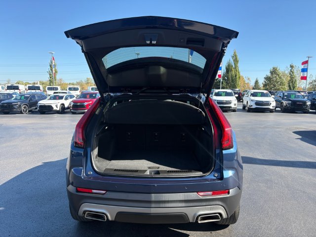 Used 2021 Cadillac XT4 Premium Luxury w/ Cold Weather Package FWD image 16