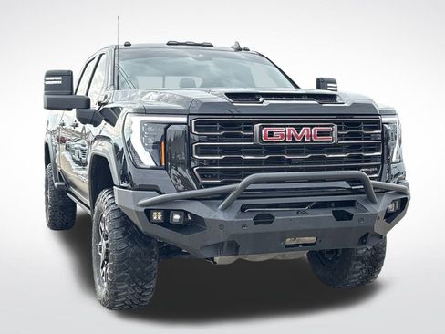 Used 2024 GMC Sierra 2500 AT4X image 9