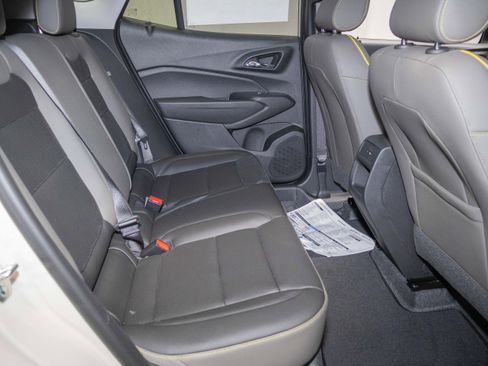 New 2026 Chevrolet Trax ACTIV w/ Driver Confidence Package FWD image 12