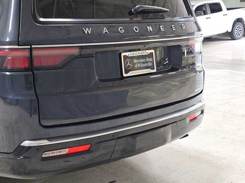Used 2024 Jeep Wagoneer L Series II w/ Flexible Seating Group AWD/4WD image 16