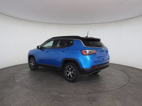 Used 2024 Jeep Compass Limited AWD/4WD image 11