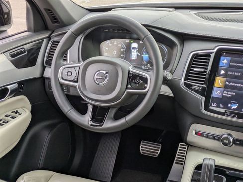 Used 2022 Volvo XC90 T8 R-Design w/ Advanced Package AWD/4WD image 18