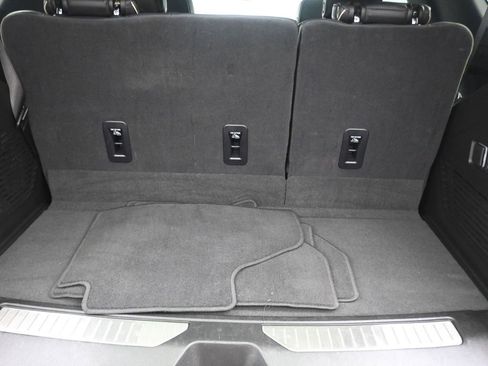 Used 2025 Chevrolet Tahoe Premier image 17