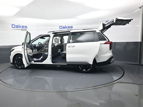 New 2026 Kia Carnival EX FWD image 57