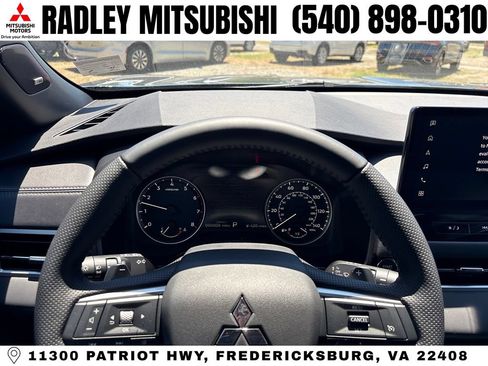 New 2026 Mitsubishi Outlander LE AWD/4WD image 6