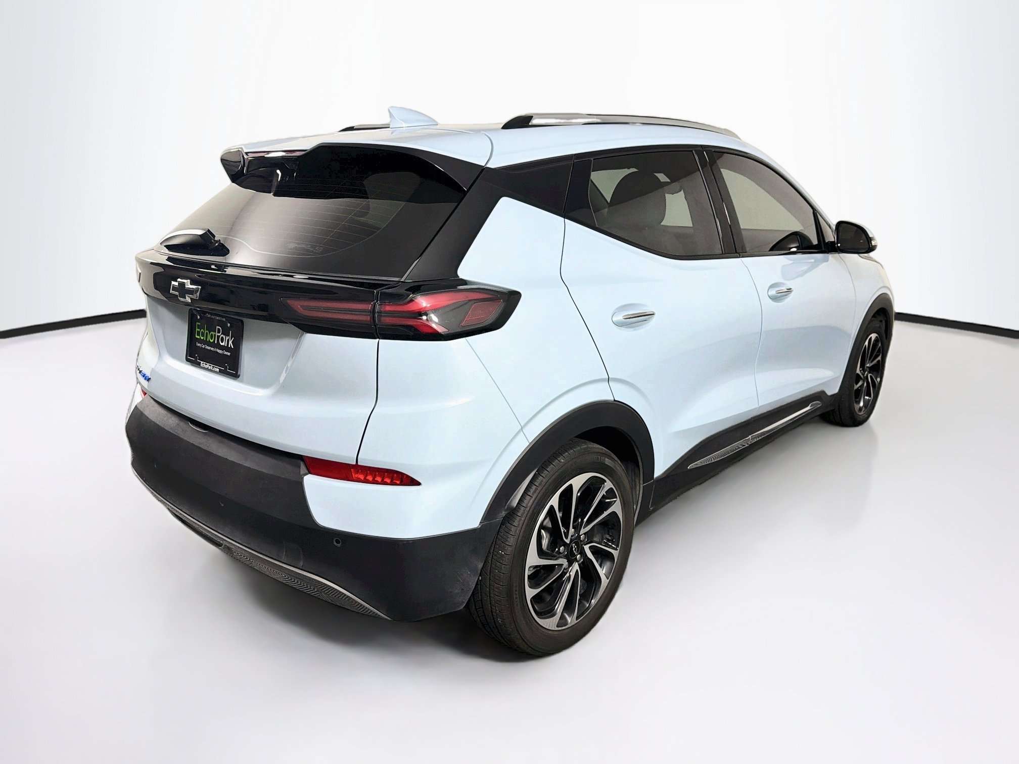 Used 2023 Chevrolet Bolt EUV Premier w/ Sun & Sound Package FWD image 9