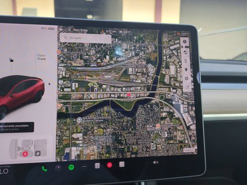 Used 2021 Tesla Model Y Long Range AWD/4WD image 26