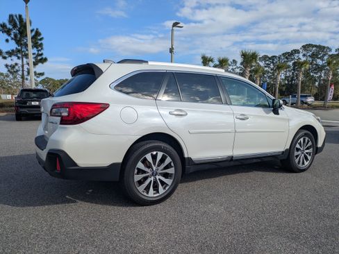 Used 2019 Subaru Outback 2.5i Touring image 4