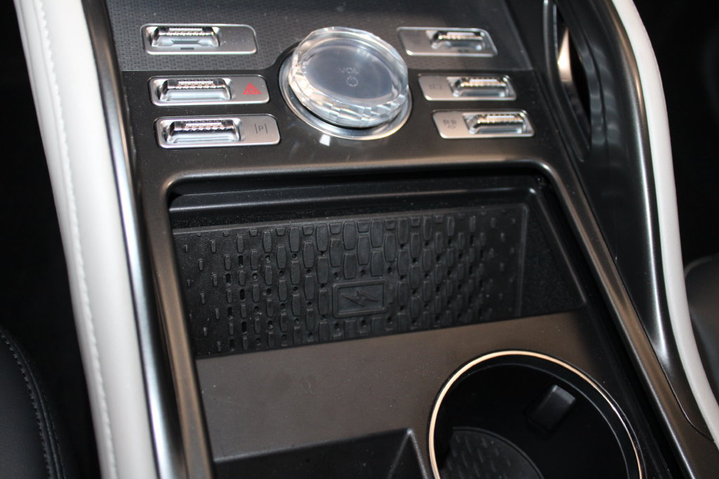 Used 2025 Lincoln Nautilus Premier AWD/4WD image 25