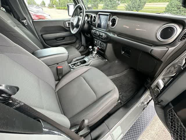 Used 2022 Jeep Wrangler Unlimited Sahara w/ LED Lighting Group AWD/4WD image 19
