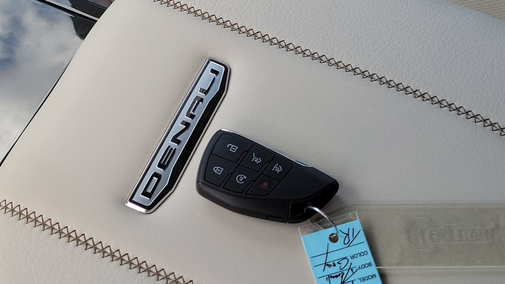 New 2026 GMC Yukon Denali w/ LPO, Floor Liner Package AWD/4WD image 28