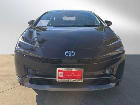 Used 2025 Toyota Prius XLE image 8