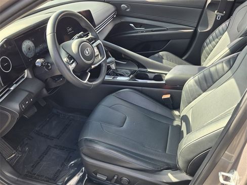 Certified 2023 Hyundai Elantra Limited image 10