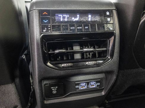 Used 2021 Jeep Grand Cherokee L Limited image 38