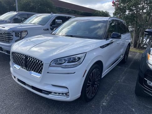 Used 2023 Lincoln Aviator Black Label w/ Class IV Trailer Tow Package AWD/4WD image 3