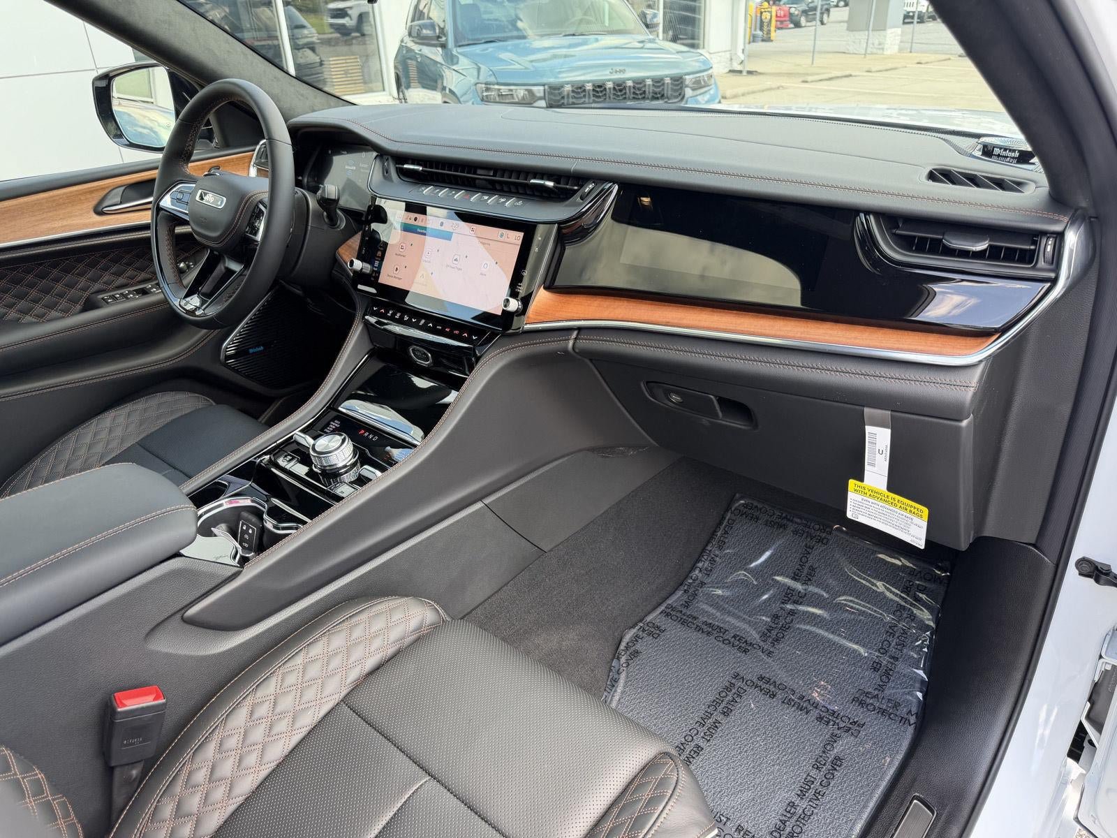 New 2027 Jeep Grand Cherokee Summit AWD/4WD image 17