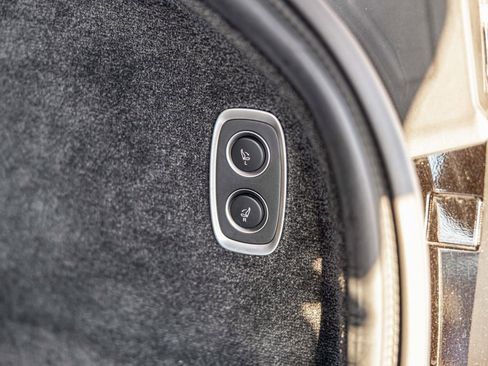 Used 2025 Aston Martin DBX 707 image 18