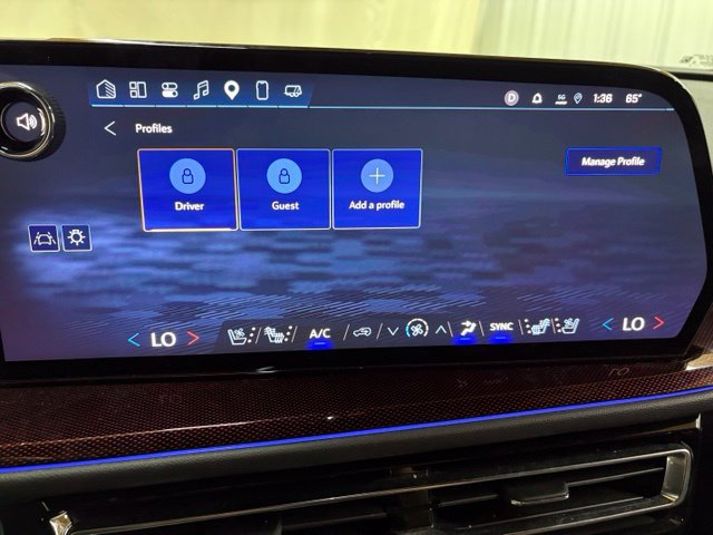 Used 2025 Chevrolet Traverse RS AWD/4WD image 52