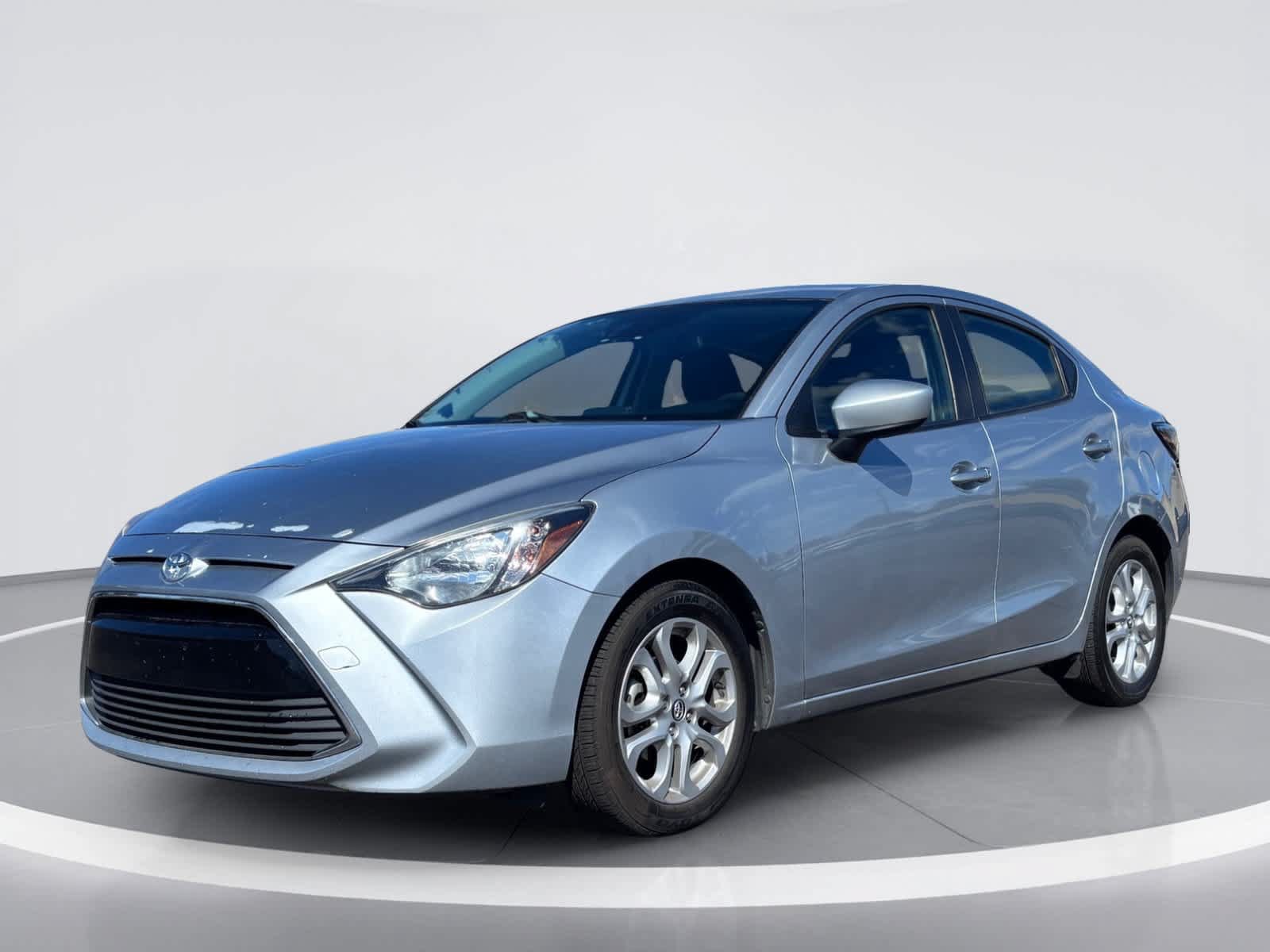 Used 2018 Toyota Yaris iA FWD image 2