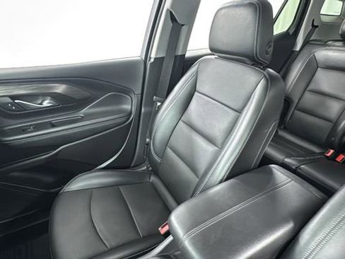 Used 2024 GMC Terrain SLT image 13