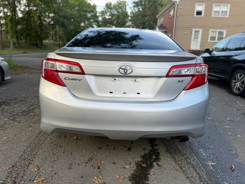 Used 2014 Toyota Camry SE FWD image 5