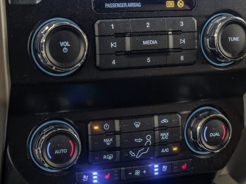 Used 2020 Ford F350 Lariat w/ Lariat Ultimate Package AWD/4WD image 27