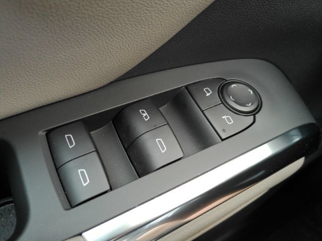 Used 2026 Chevrolet Traverse LT w/ Driver Confidence Package FWD image 37