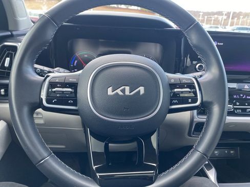 Used 2022 Kia Sorento EX w/ Panoramic Sunroof Package image 30