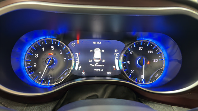 Used 2017 Chrysler Pacifica Limited w/ UConnect Theater Package FWD image 21