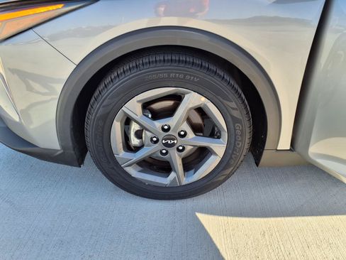 Used 2025 Kia K4 FWD image 28