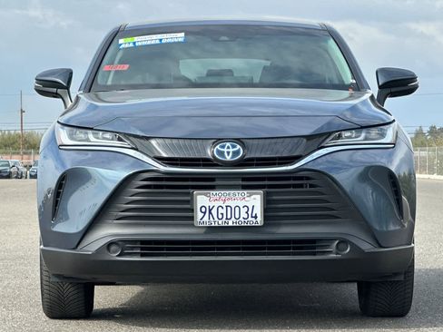 Used 2024 Toyota Venza LE image 8