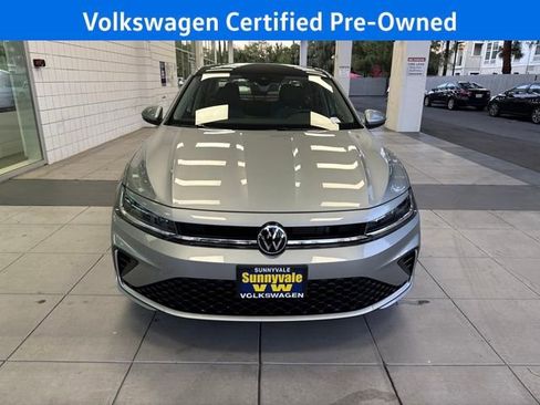 Certified 2025 Volkswagen Jetta SE w/ Sunroof Package image 12