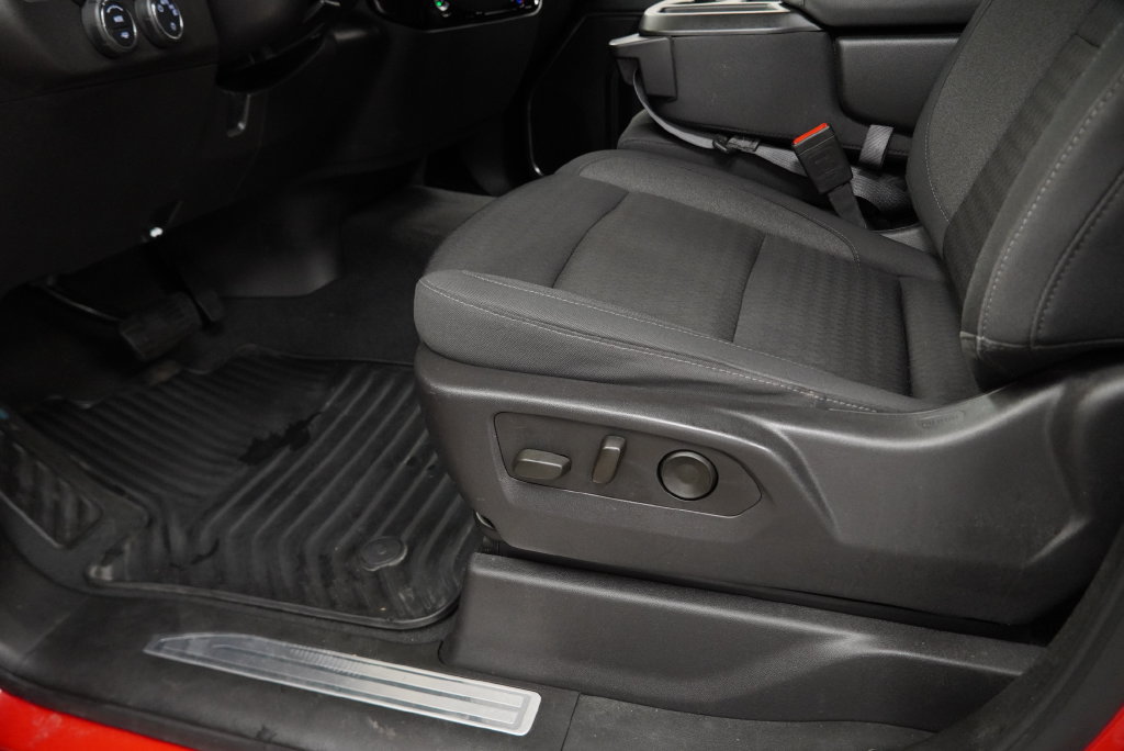 Used 2024 Chevrolet Silverado 1500 LT AWD/4WD image 31