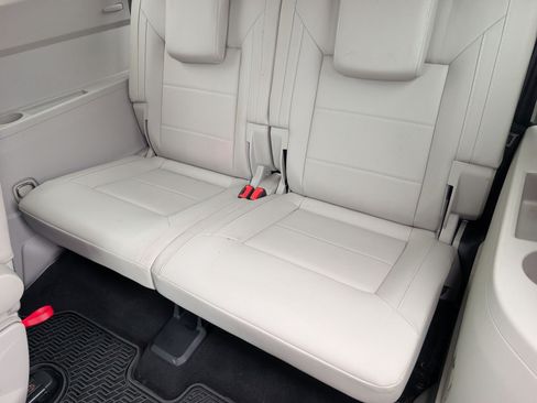 Used 2021 Volkswagen Atlas SEL FWD image 32