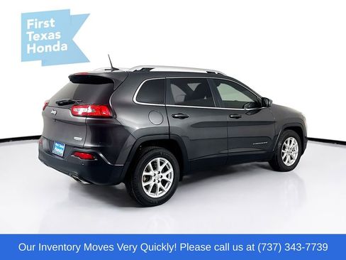 Used 2016 Jeep Cherokee Latitude w/ Safety/Convenience Group image 9