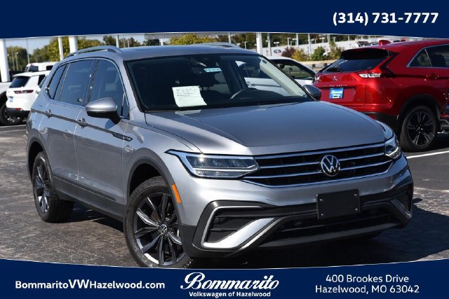 Certified 2023 Volkswagen Tiguan SE w/ Panoramic Sunroof Package FWD image 1