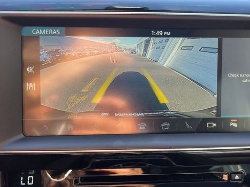 Used 2019 Jaguar F-PACE Prestige image 12