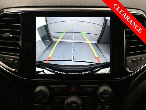 Used 2022 Jeep Grand Cherokee Laredo X image 23