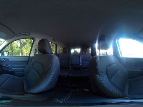 Used 2025 Nissan Pathfinder SV FWD image 45