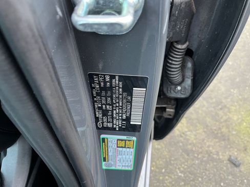 Used 2025 Hyundai Elantra Limited image 32