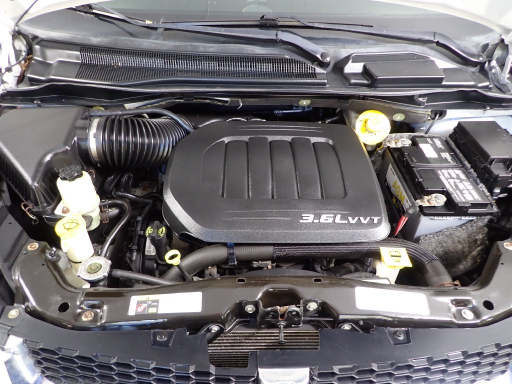 Used 2015 Dodge Grand Caravan SXT FWD image 38