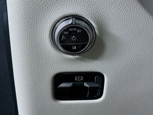 Used 2026 Mercedes-Benz GLC 300 4MATIC image 10