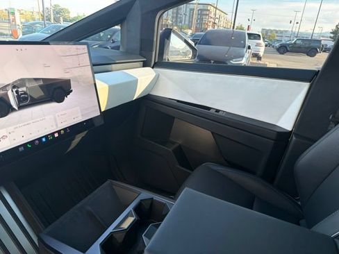 Used 2024 Tesla Cybertruck AWD Crew Cab image 21